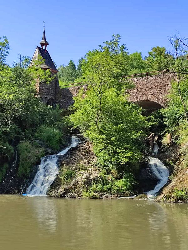 Der Wasserfall an der Roeser Mühle